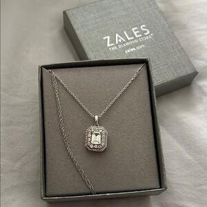 Zales Silver Pendant Necklace New in Box no tags